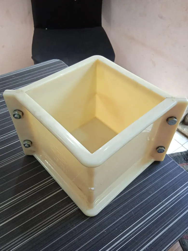 CUBE MOULD - 15 CM - PLASTIC - (2 PARTS/L-TYPE)